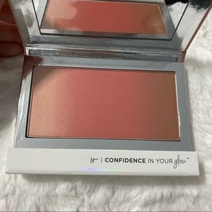 Confidence in Your Glow
IT’S YOUR BLUSH, BRONZER AND HIGHLIGHTER